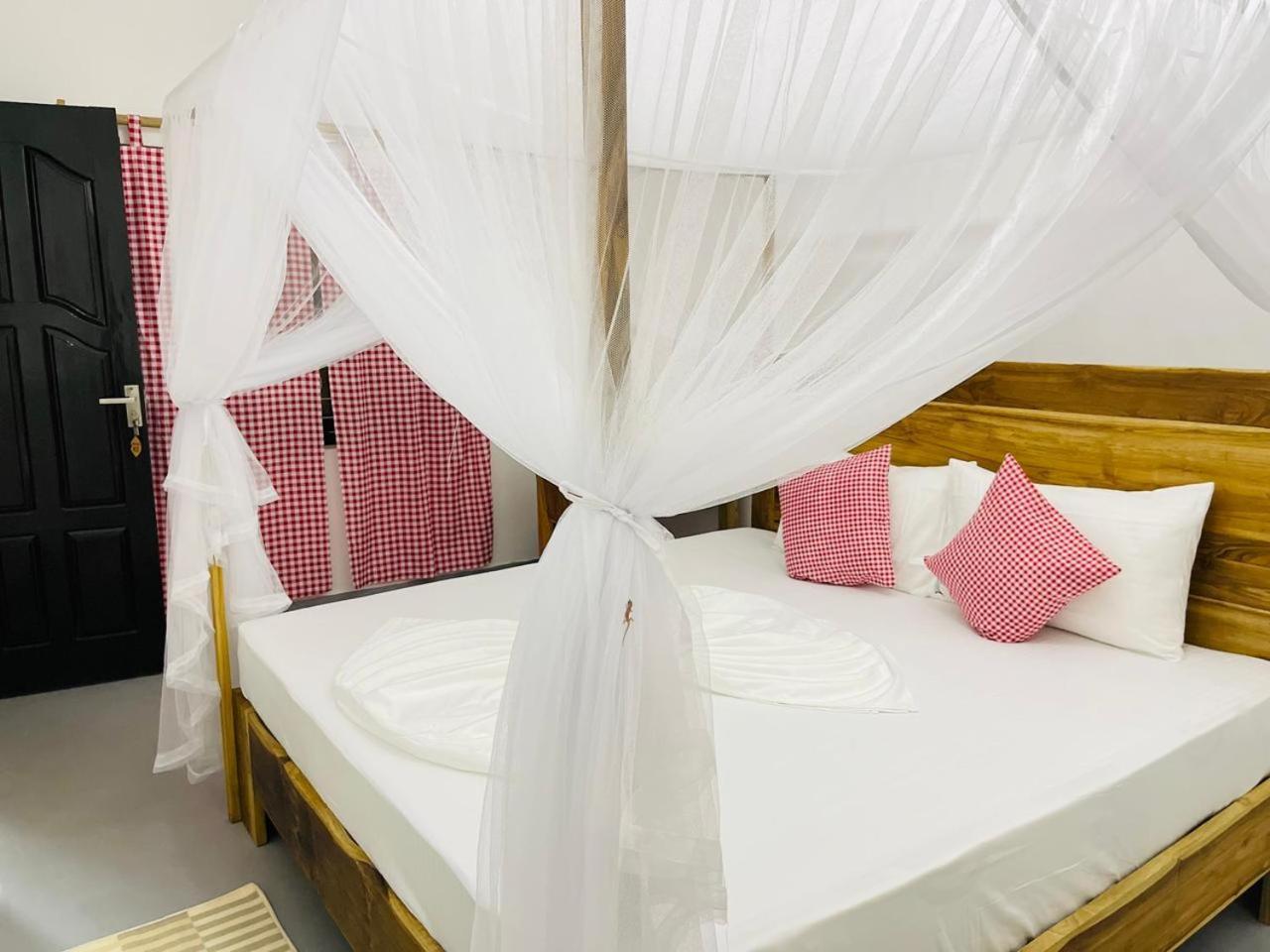 אופוואלי Swiss Kiss Beach Resort מראה חיצוני תמונה